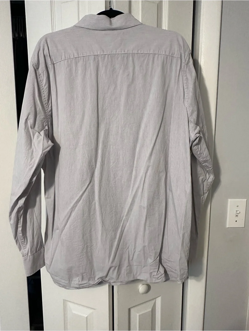 Banana Republic Men's Light Gray Button-Up Dress Shirt